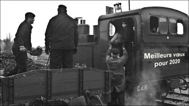 Chargement du Charbon (Baie de Somme 2006) voeux 2020-c.jpg