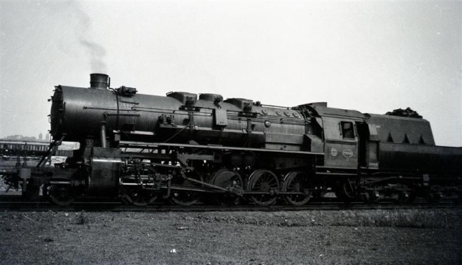 HLv 25.006 & tender 26.006_xx.06.1946 @ Schaerbeek-formation_photo G. Saelens_TW Q0141.jpg