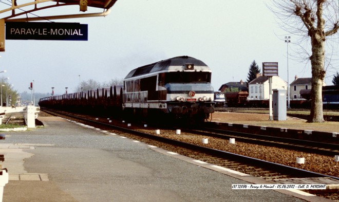 CC 72084 - Paray le Monial - 05.04.2002.jpg