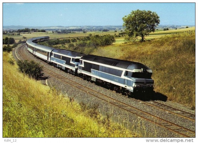 72067 aux environs de l'ancienne gare de Randan (Puy-de-Dôme) en 1989.jpg