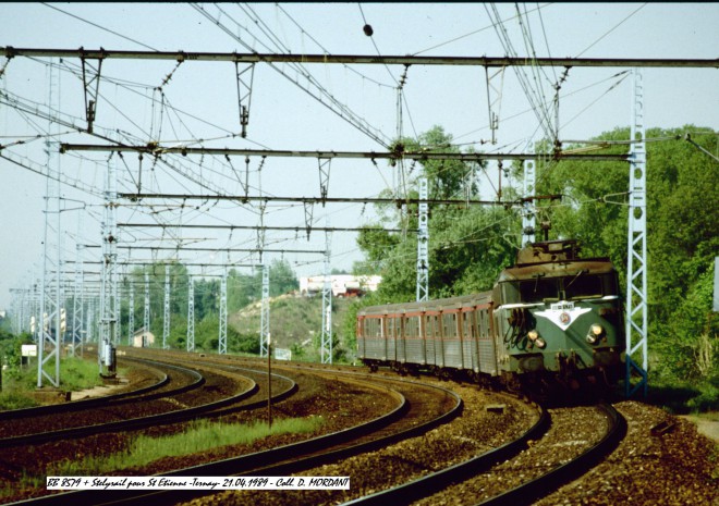 BB 8579 + Stelyrail pour St Etienne -Ternay- 21.04.1989.jpg