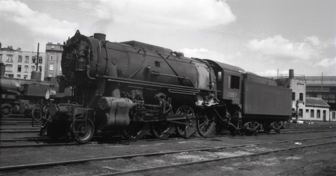 HLv 2357 du type Austerity 281 (1D Consolidation)_10.07.1946 @ au dépôt d’Anvers-Dam_Joop Quanjer_TW Q0983.jpg