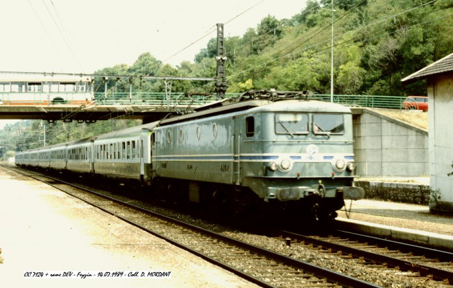 CC 7124 + rame DEV - Feyzin - 14.07.1989.jpg