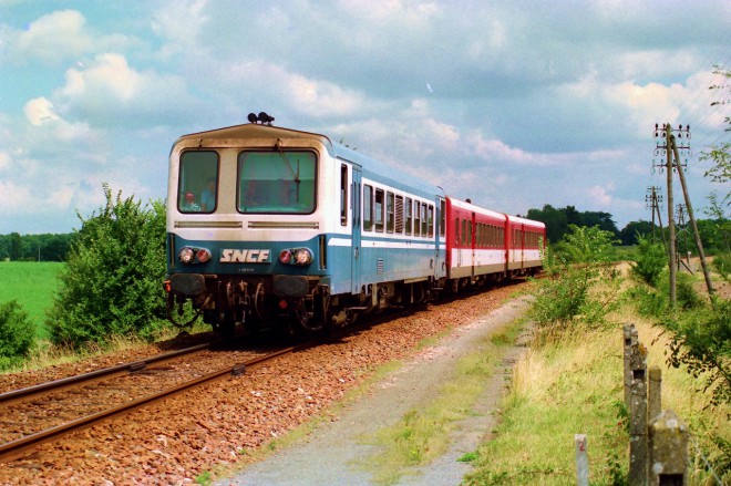 PJU 486 Ligne Saintes Royan  TER  Royan Saintes août 1994 . Photo Pierre JULIEN (1280x852).jpg