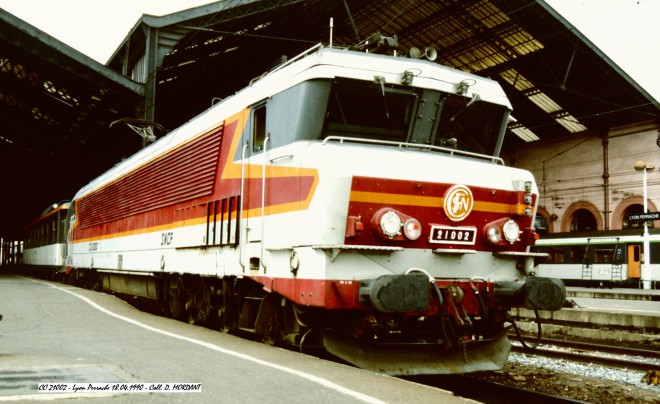 CC 21002(1) - Lyon Perrache 18.04.1990.jpg