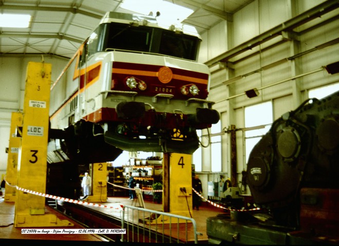 CC 21004 en levage(2) - Dijon Perrigny - 12.06.1994.jpg