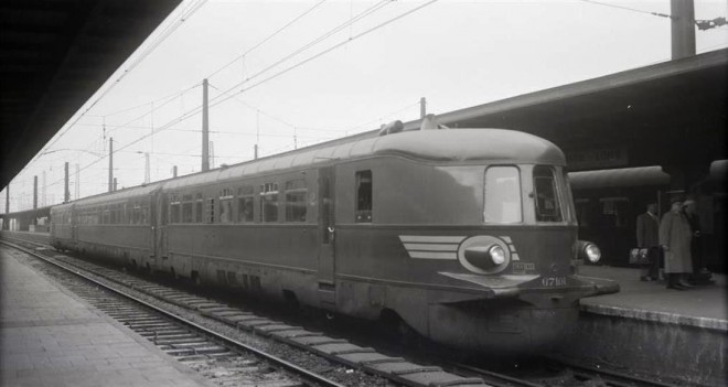 ARd 671.01 ex-670.05 & futur 670.03 - type 670_13.09.1957 @ Bruxelles-Midi_Joop Quanjer_TW Q0943.jpg