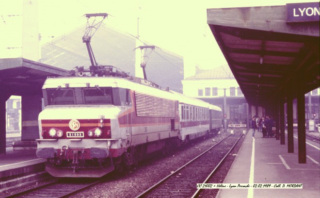 CC 21002 + Hélène - Lyon Perrache - 02.02.1989.jpg