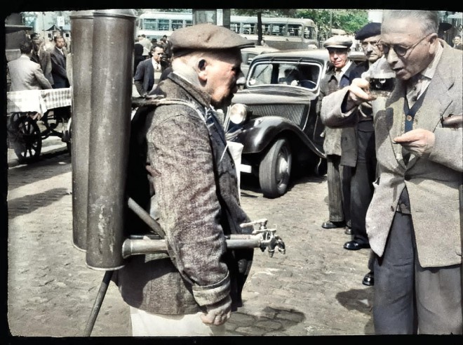 Bruxelles - années 50' - marchand de coco ou eau & réglisse - kalische zap, « jus de réglisse ».jpg