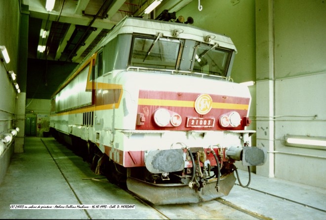 CC 21003 en cabine de peinture - Ateliers Oullins Machines - 16.10.1993.jpg