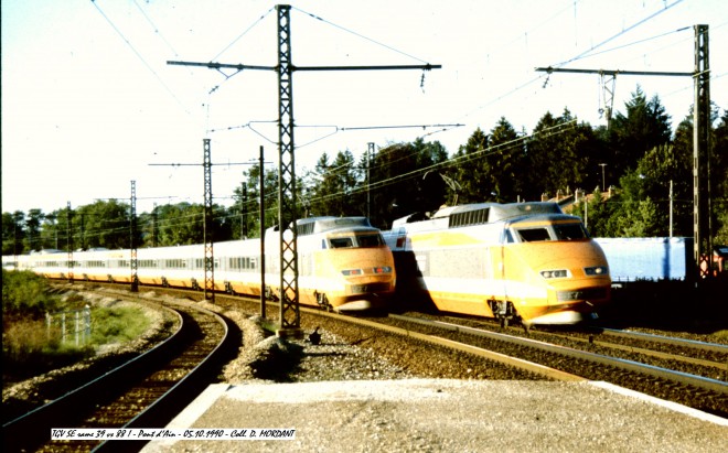 TGV SE rame 39 vs 88 ! - Pont d'Ain - 05.10.1990.jpg
