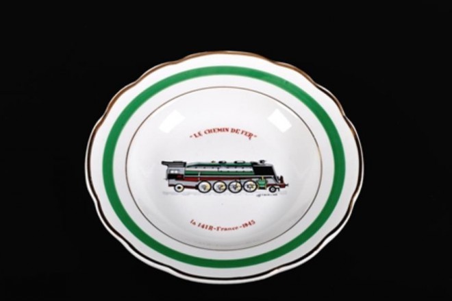 141 R SNCF_Assiette profonde décorée d’une sérigraphie de la locomotive vapeur_TW 6114.jpg