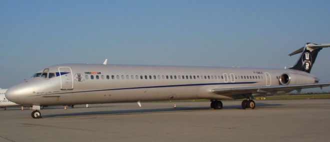 Douglas_MD-83_u2.jpg