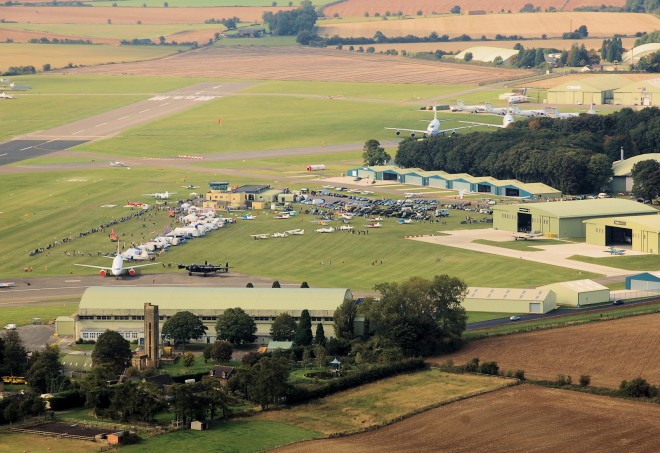 Cotswold_airport_(kemble).jpg