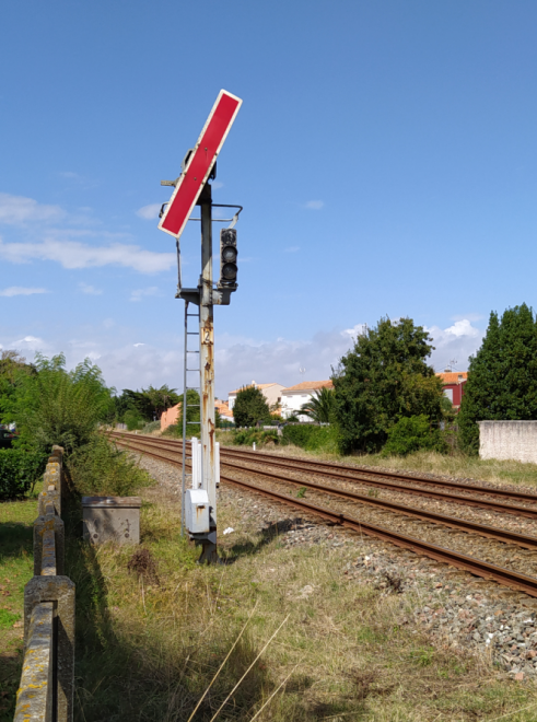 Châtelaillon 17340 - gare sortie La Rochelle_palette.PNG