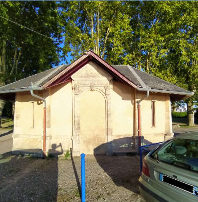 Blaye 33390 - embarcadère salle d'attente - façade.PNG