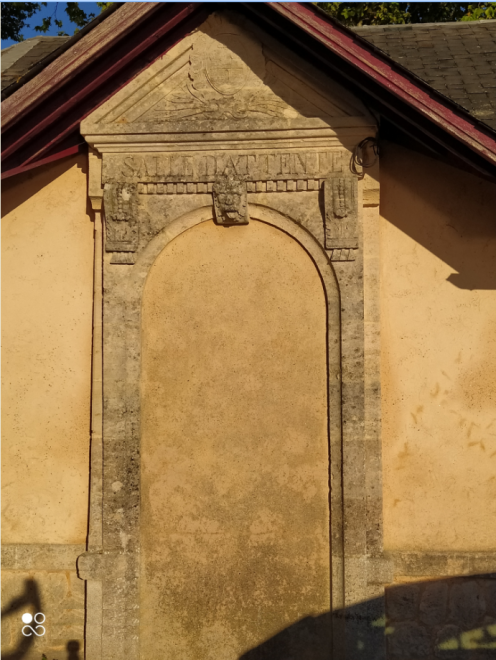 Blaye 33390 - embarcadère salle d'attente - porche.PNG