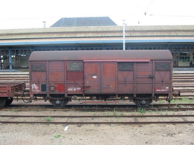 1200px-French_boxcar.jpg