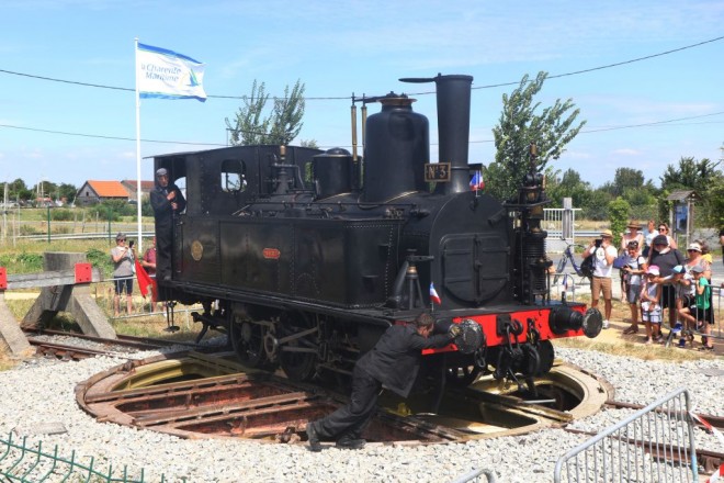 FB8A2990s.jpg
