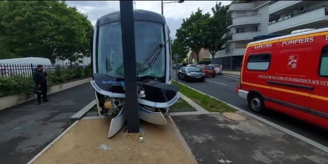 accident TRAM T 9 004.jpg