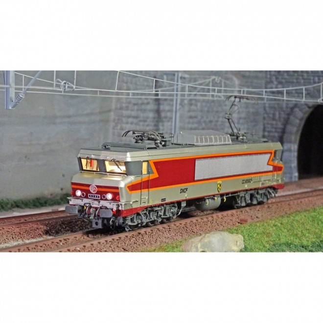 ls-models-10329-locomotive-electrique-cc-6560-sncf-gris-metallise-livree-arzens-logo-beffara-lyon-mouche.jpg
