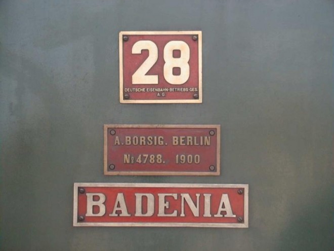 badenia-schild-auf-damplok-t3-48948.jpg