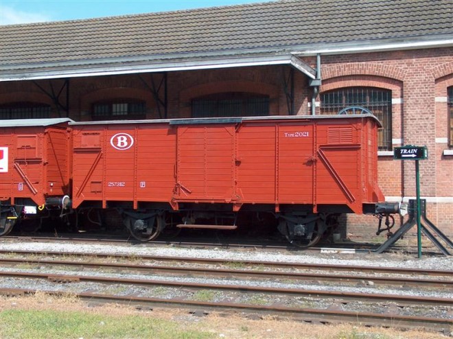 Wagon-G-111-Treignes-16-07-2005.jpg