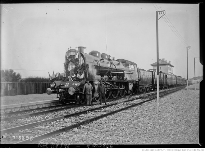 Locomotive_du_train_présidentiel_[environs_[...]Agence_Rol_btv1b53180445c.JPEG