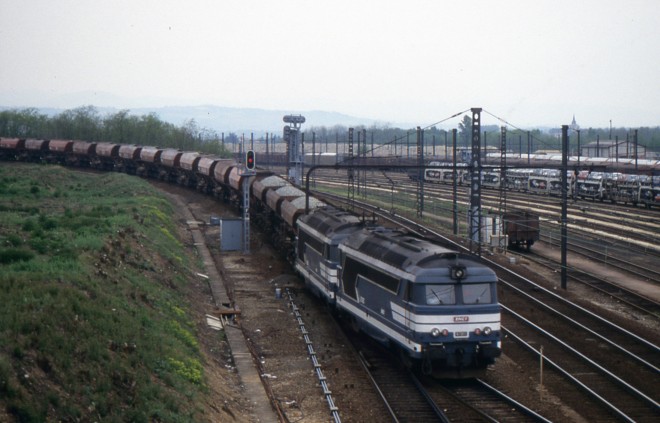 BB 67215 en UM - 1987 - Saint Germain au Mont d'Or.jpg