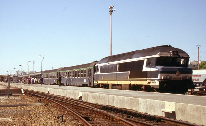 CC 72052 - Vannes - 1987.jpg