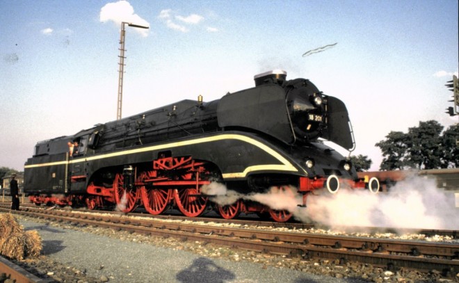18 201 black 150 Jahre Eisenbahn Nurnberg 08 1985.jpg