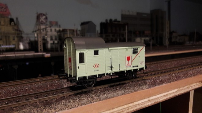 Fourgon service Brawa 49423.jpg