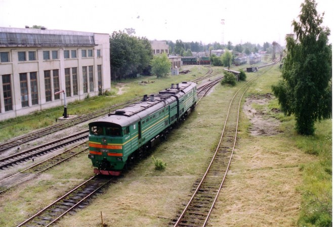 2TE10U 02.jpg