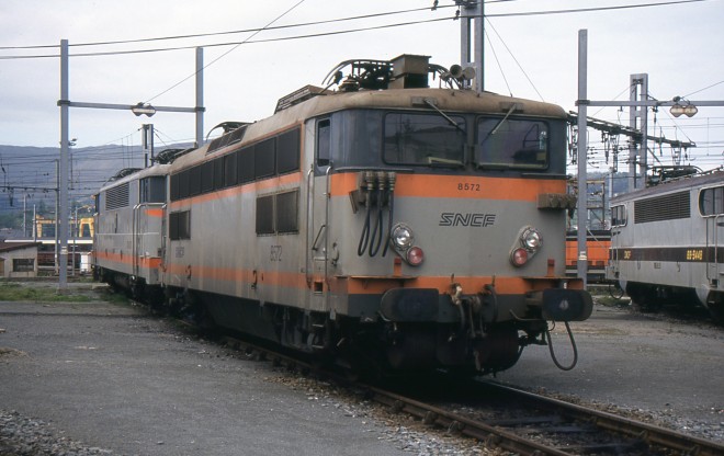 BB 8572 Hendaye 04-1991.jpg