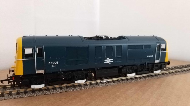 00 gauge hornby class 71 e5005 0.jpg
