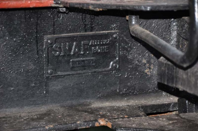 0-plaques-001.jpg