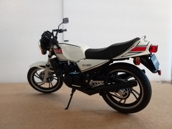 moto miniature yamaha 250 rz 10.jpg