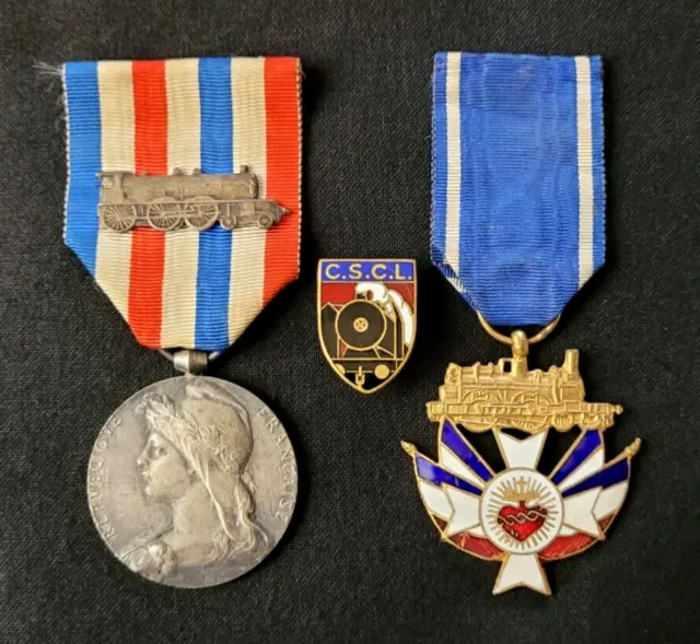 Lot-3-Médailles-insigne-Honneur-Association-Chemins-de.png