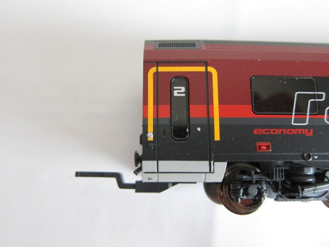 Roco Attelage Railjet loco-voiture du sachet 132672.jpg