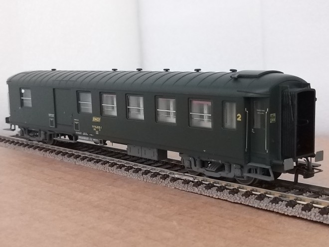 voit sncf voiture métallisée ex-plm 2°cl-fourgon 3.jpg