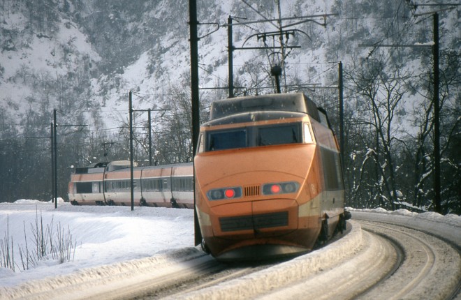 TGV 81 N°23162 Torcieu 15-12-1990-4647.jpg