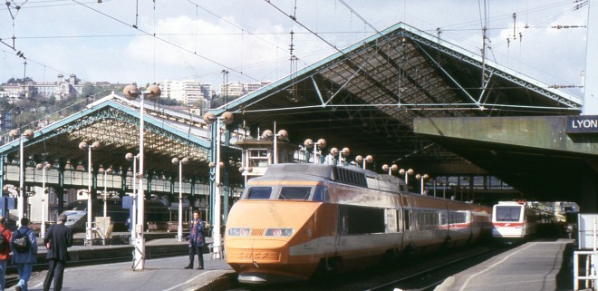 TGV 16 N°23000 Lyon Pèrrache 18-12-1996-12486.jpg