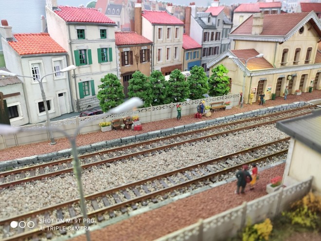 GARE 4.jpg