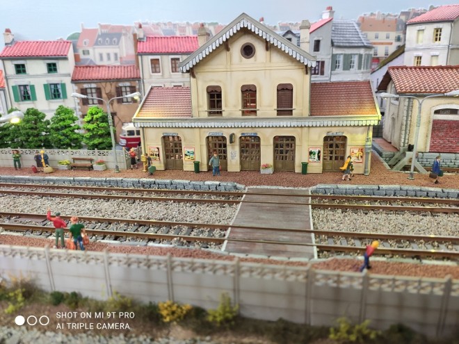 GARE 5.jpg