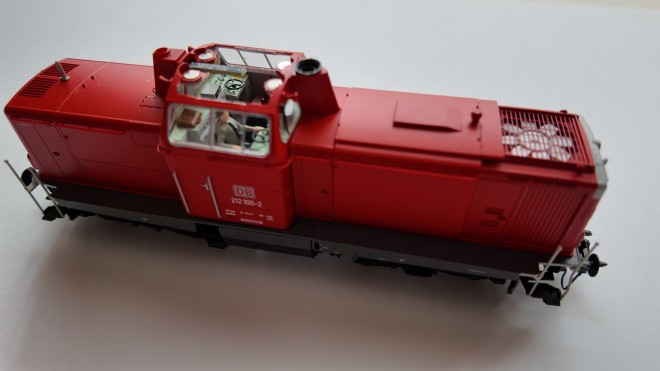 V100_ESU_212_03.jpg