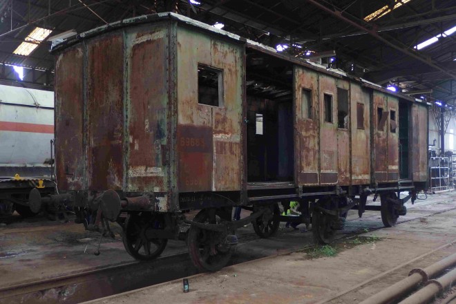 PA156660 r.jpg