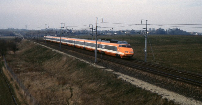 TGV 05 N°23010 Grenay 03-1988-0719.jpg