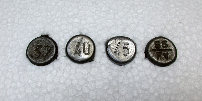 (33) Coupelles embouties 3 crampons écartement.JPG