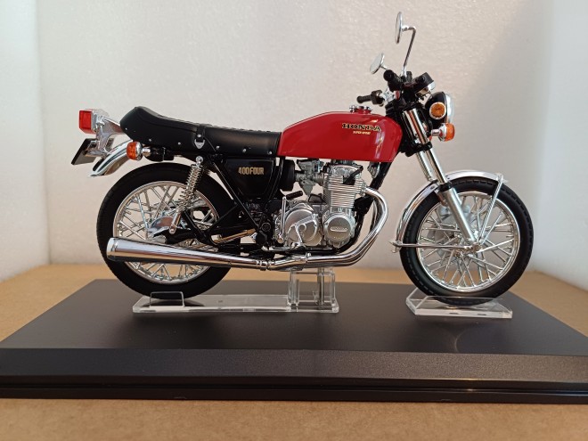 moto miniature honda cb 400 four 08.jpg