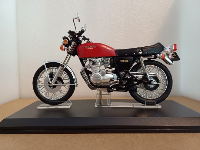 moto miniature honda cb 400 four 10.jpg